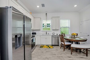 Margaritaville Cottage, Private Pool, Near Disney!