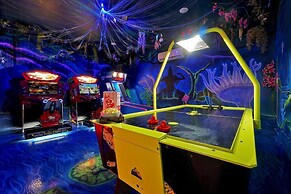 Private Pool& Spa Pool Table Free Resort Access!