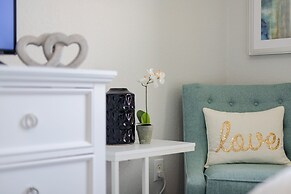 Condo w/ Prime View of Lake, Pool & Fireworks!