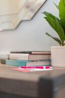 Condo w/ Prime View of Lake, Pool & Fireworks!