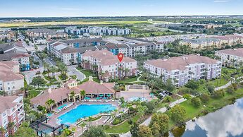 Condo w/ Prime View of Lake, Pool & Fireworks!