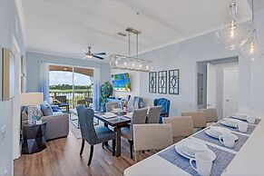 Condo w/ Prime View of Lake, Pool & Fireworks!