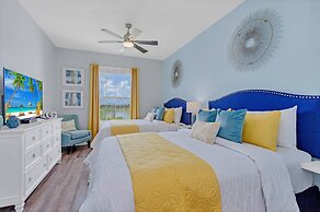 Condo w/ Prime View of Lake, Pool & Fireworks!