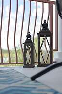 Condo w/ Prime View of Lake, Pool & Fireworks!