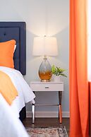 Condo w/ Prime View of Lake, Pool & Fireworks!