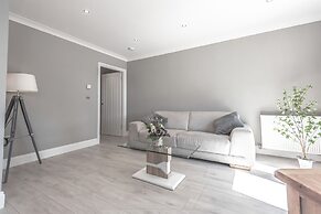 Lovely 1-bed Cottage in Kelty With Hot Tub