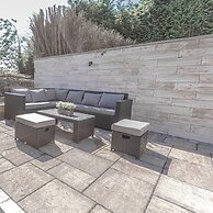 Lovely 1-bed Cottage in Kelty With Hot Tub