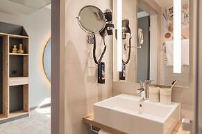 Holiday Inn – the niu, Mill Cologne Mülheim by IHG