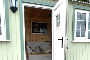Woodhead Shepherds Hut - Sleeps 2 - Mailer Farm