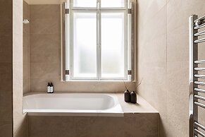 Zola Hotel - Palais de Bohème