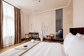 Zola Hotel - Palais de Bohème