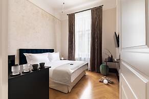 Zola Hotel - Palais de Bohème