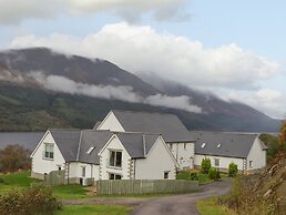Lochside, 1 The Corries