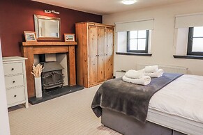 Mary Ann Apartment