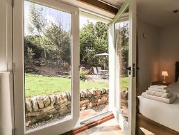 Y Felin at Coed Cadw