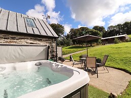 Y Felin at Coed Cadw