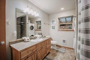 52gs - Hot Tub - Wifi - Pets Ok - Wood Stove - Sleeps 6 2 Bedroom Home