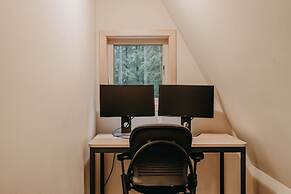 52gs - Hot Tub - Wifi - Pets Ok - Wood Stove - Sleeps 6 2 Bedroom Home