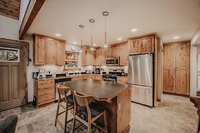 52gs - Hot Tub - Wifi - Pets Ok - Wood Stove - Sleeps 6 2 Bedroom Home