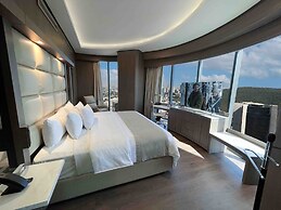 Safi Royal Luxury Metropolitan