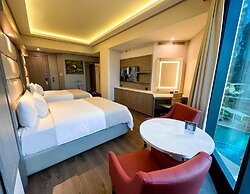 Safi Royal Luxury Metropolitan