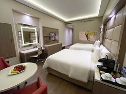 Safi Royal Luxury Metropolitan