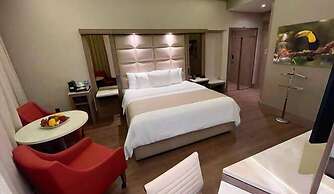 Safi Royal Luxury Metropolitan