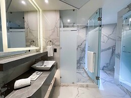 Safi Royal Luxury Metropolitan