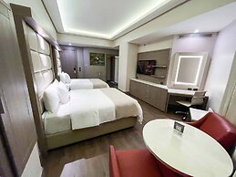 Safi Royal Luxury Metropolitan