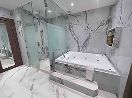 Safi Royal Luxury Metropolitan