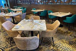 Safi Royal Luxury Metropolitan