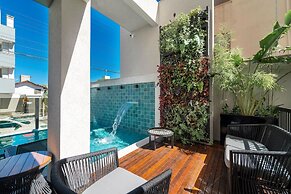 Apartamento com piscina 4 quartos - 705