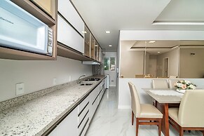 Apartamento com piscina 4 quartos - 705