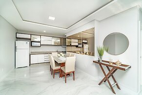 Apartamento com piscina 4 quartos - 705