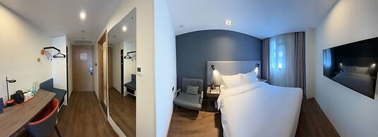 Holiday Inn Express Qingdao City Center by IHG