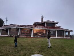 Balcon Al Cotopaxi Hosteria
