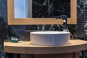 Aris Apartments & Sky Pool - Tonelli Hotels - Adult Friendly