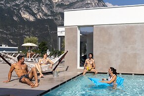 Aris Apartments & Sky Pool - Tonelli Hotels - Adult Friendly