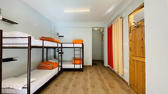 Madpackers Jibhi - Hostel