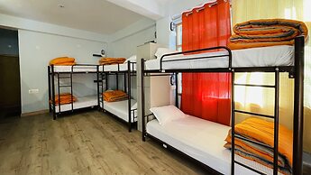 Madpackers Jibhi - Hostel
