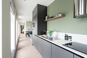 YAYS Antwerp Opera by Numa