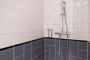 YAYS Antwerp Opera by Numa