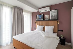 YAYS Antwerp Opera by Numa