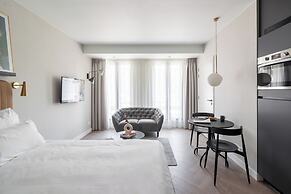 YAYS Antwerp Opera by Numa