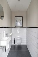 YAYS Antwerp Opera by Numa