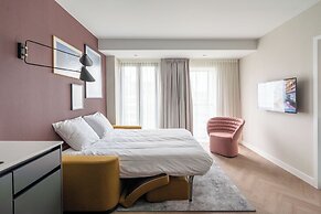 YAYS Antwerp Opera by Numa