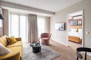 YAYS Antwerp Opera by Numa