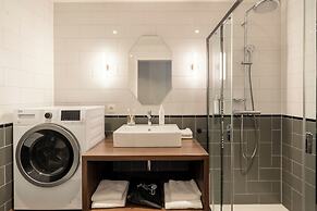 YAYS Antwerp Opera by Numa