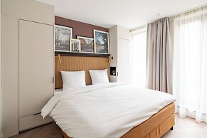 YAYS Antwerp Opera by Numa