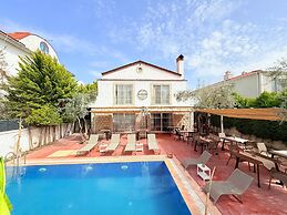 Alaçatı Otel Rebetiko